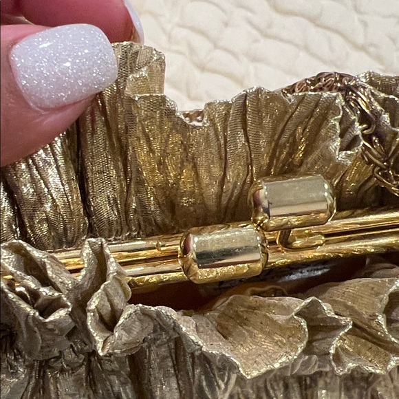 Vintage Gold Textured Evening Clutch - Picture 5 of 13